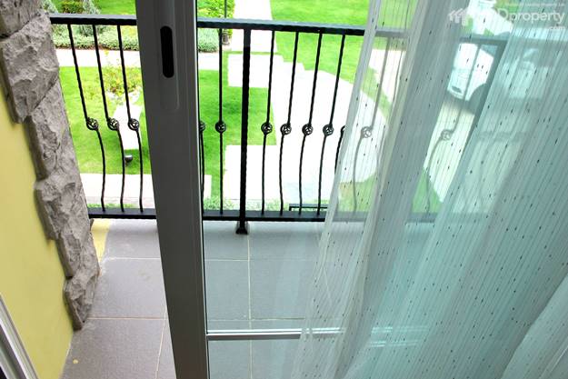 Golden Town On Nut Pattanakarn  